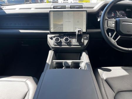 2026-Land-Rover-Defender-110-30D-HSE-X-Dynamic-D350_15