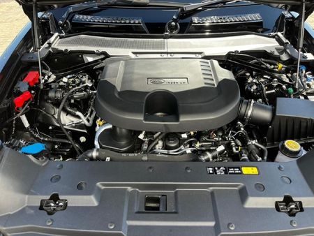 2026-Land-Rover-Defender-110-30D-HSE-X-Dynamic-D350_5