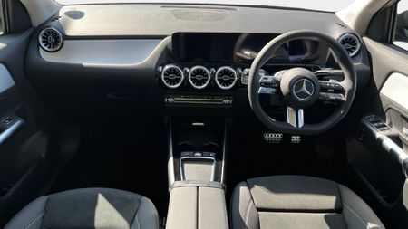 2026-Mercedes-Benz-GLA-200-Progressive-Auto_10