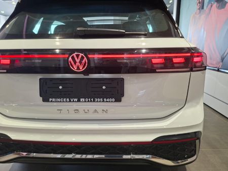 2026-Volkswagen-Tiguan-14TSI-R-Line_4