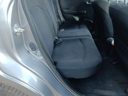 2011-Honda-Jazz-13-Hybrid_11