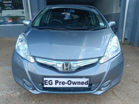 2011-Honda-Jazz-13-Hybrid_2