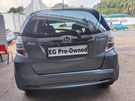 2011-Honda-Jazz-13-Hybrid_5