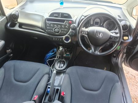 2011-Honda-Jazz-13-Hybrid_6