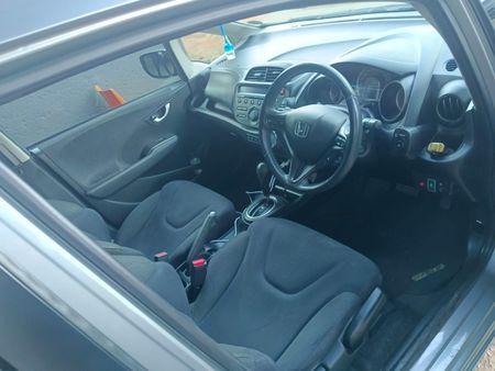 2011-Honda-Jazz-13-Hybrid_8