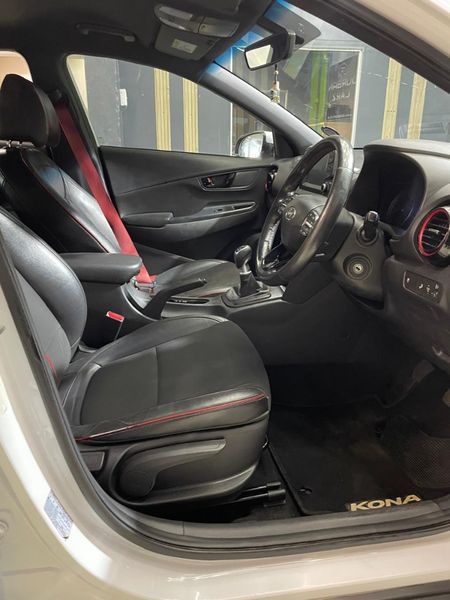 2019-Hyundai-Kona-10-TGDI-Executive_24