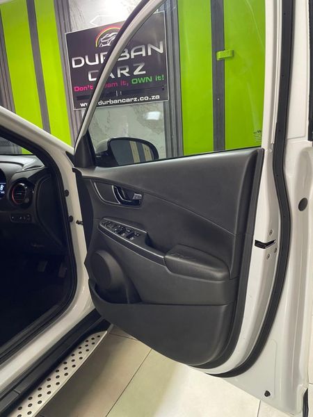 2019-Hyundai-Kona-10-TGDI-Executive_25