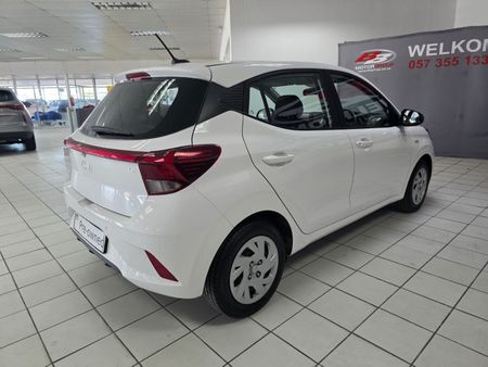 2025-Hyundai-Grand-i10-12-Motion-Auto_5