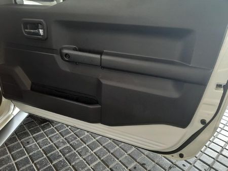 2022-Suzuki-Jimny-15-GLX-Auto_11