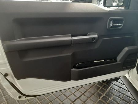 2022-Suzuki-Jimny-15-GLX-Auto_12