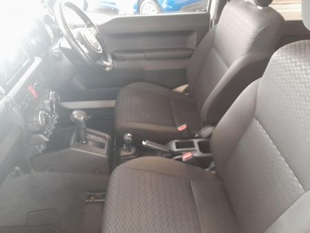 2022-Suzuki-Jimny-15-GLX-Auto_13