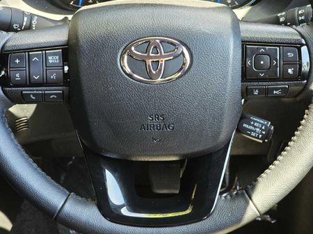 2026-Toyota-Hilux-28-GD-6-Raised-Body-Legend-Auto-Double-Cab_10