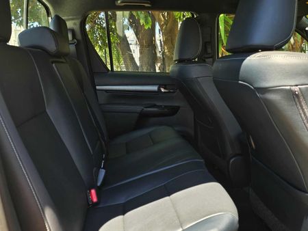 2026-Toyota-Hilux-28-GD-6-Raised-Body-Legend-Auto-Double-Cab_3