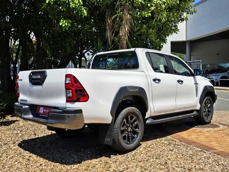 2026-Toyota-Hilux-28-GD-6-Raised-Body-Legend-Auto-Double-Cab_7