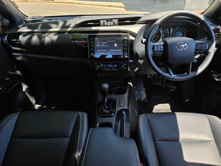 2026-Toyota-Hilux-28-GD-6-Raised-Body-Legend-Auto-Double-Cab_8