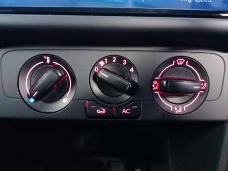 2026-Volkswagen-Polo-Vivo-14_21