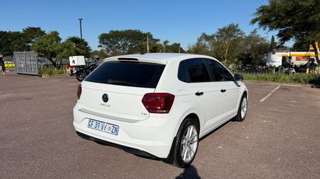 2021-Volkswagen-Polo-10-TSI-Trendline_1
