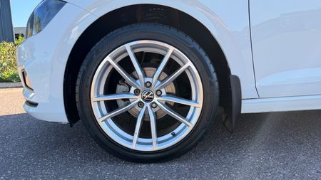 2021-Volkswagen-Polo-10-TSI-Trendline_4