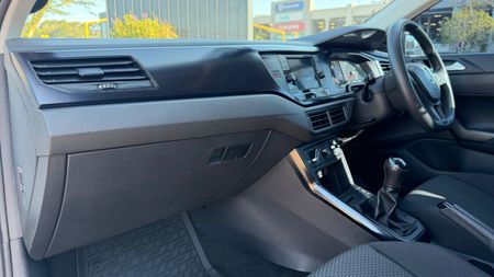 2021-Volkswagen-Polo-10-TSI-Trendline_6