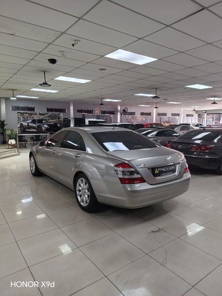 2007-Mercedes-Benz-S-Class-S-500_2