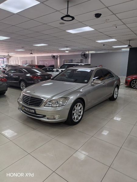 2007-Mercedes-Benz-S-Class-S-500_3