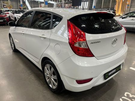 2014-Hyundai-Accent-16-GLS-Fluid-Auto_4