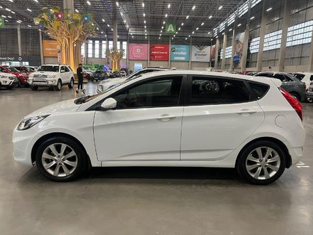 2014-Hyundai-Accent-16-GLS-Fluid-Auto_5