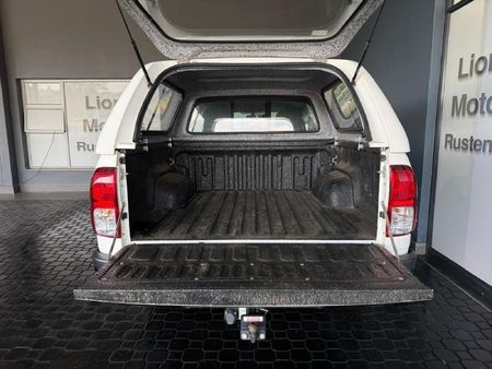 2024-Toyota-Hilux-24-GD-6-Raider-4x4-Auto-Double-Cab_11