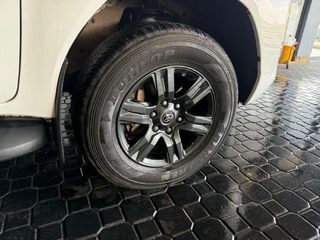 2024-Toyota-Hilux-24-GD-6-Raider-4x4-Auto-Double-Cab_12
