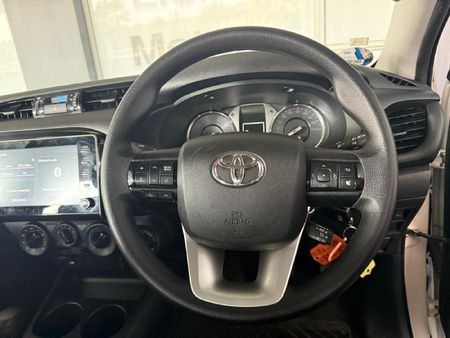 2024-Toyota-Hilux-24-GD-6-Raider-4x4-Auto-Double-Cab_15