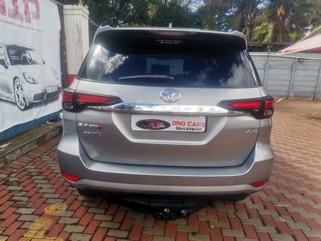 2018-Toyota-Fortuner-28-GD-6-4x4-Auto-Diesel-Automatic_4