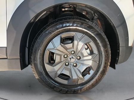 2026-Mahindra-XUV-3XO-12T-MX2-Auto_10