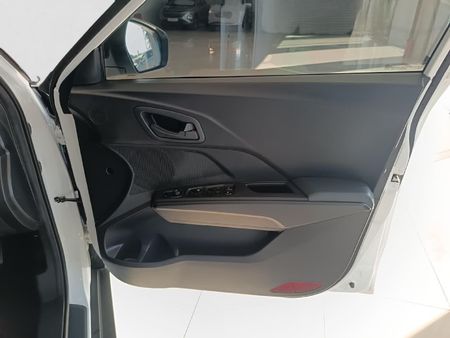 2026-Mahindra-XUV-3XO-12T-MX2-Auto_14