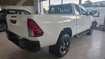 2026-Toyota-Hilux-24-GD-6-Raised-Body-Raider-Extended-Cab_5