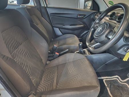 2024-Suzuki-Swift-12-GL_9