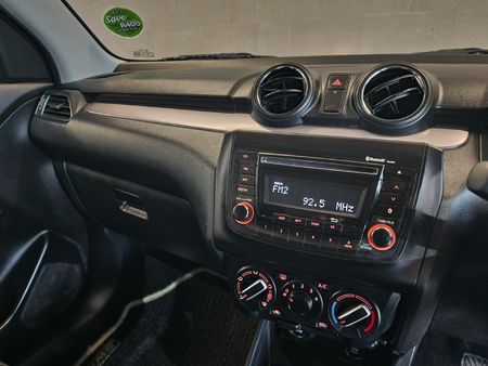 2024-Suzuki-Swift-12-GL_13