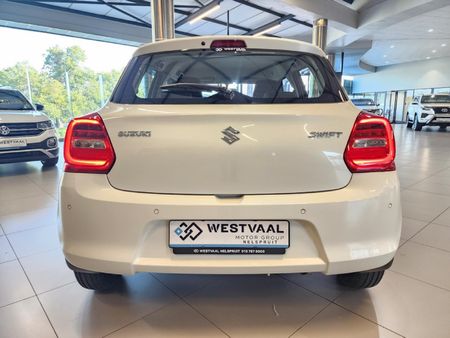 2024-Suzuki-Swift-12-GL_4