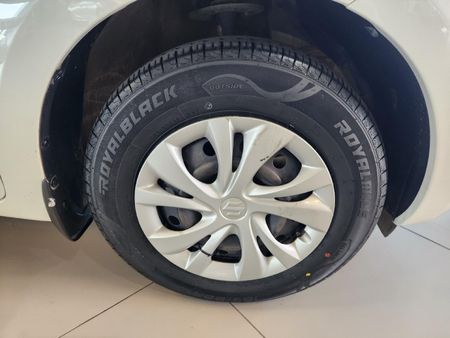 2024-Suzuki-Swift-12-GL_8