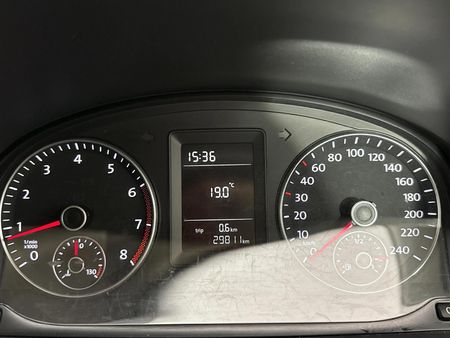 2019-Volkswagen-Caddy-16i-81kW-Panel-Van_1