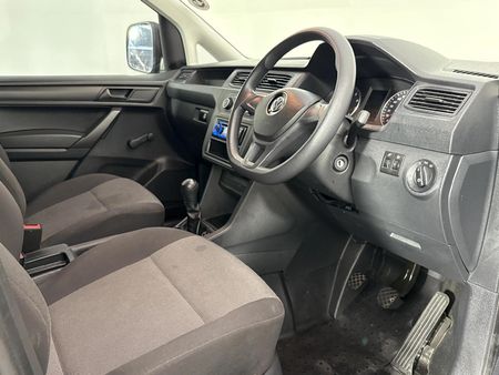 2019-Volkswagen-Caddy-16i-81kW-Panel-Van_7