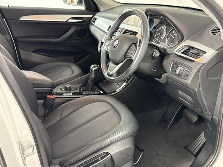 2016-BMW-X1-sDrive18i_9