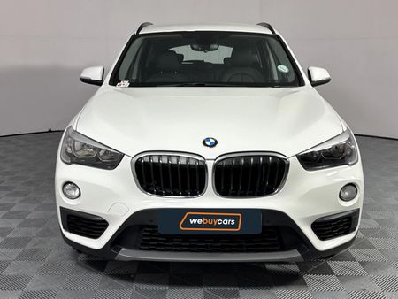2016-BMW-X1-sDrive18i_15