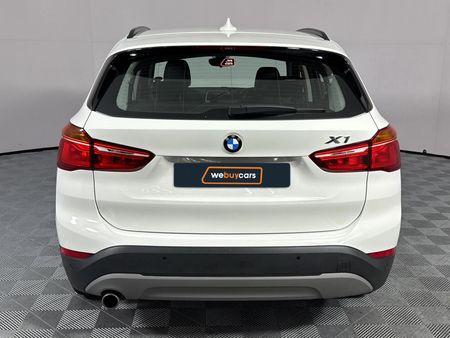 2016-BMW-X1-sDrive18i_18