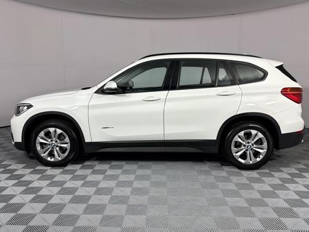 2016-BMW-X1-sDrive18i_19
