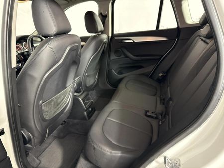 2016-BMW-X1-sDrive18i_3