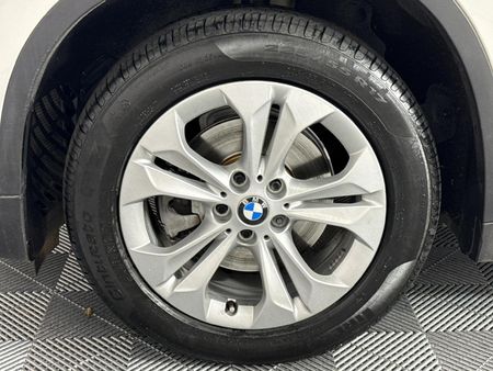 2016-BMW-X1-sDrive18i_4