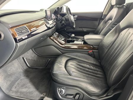 2017-Audi-A8-30-TDI-quattro-LWB-Auto-45-TDI_8