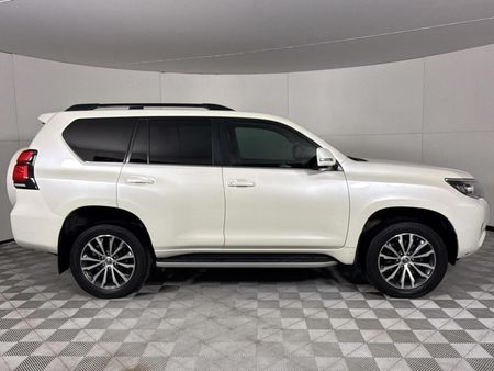 2024-Toyota-Land-Cruiser-Prado-28-GD-VX-L-Auto_18