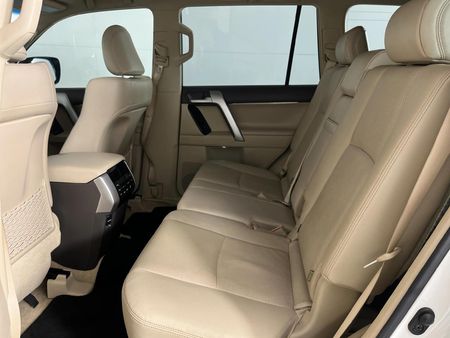 2024-Toyota-Land-Cruiser-Prado-28-GD-VX-L-Auto_3