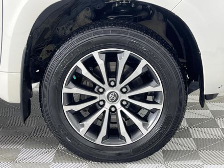 2024-Toyota-Land-Cruiser-Prado-28-GD-VX-L-Auto_5